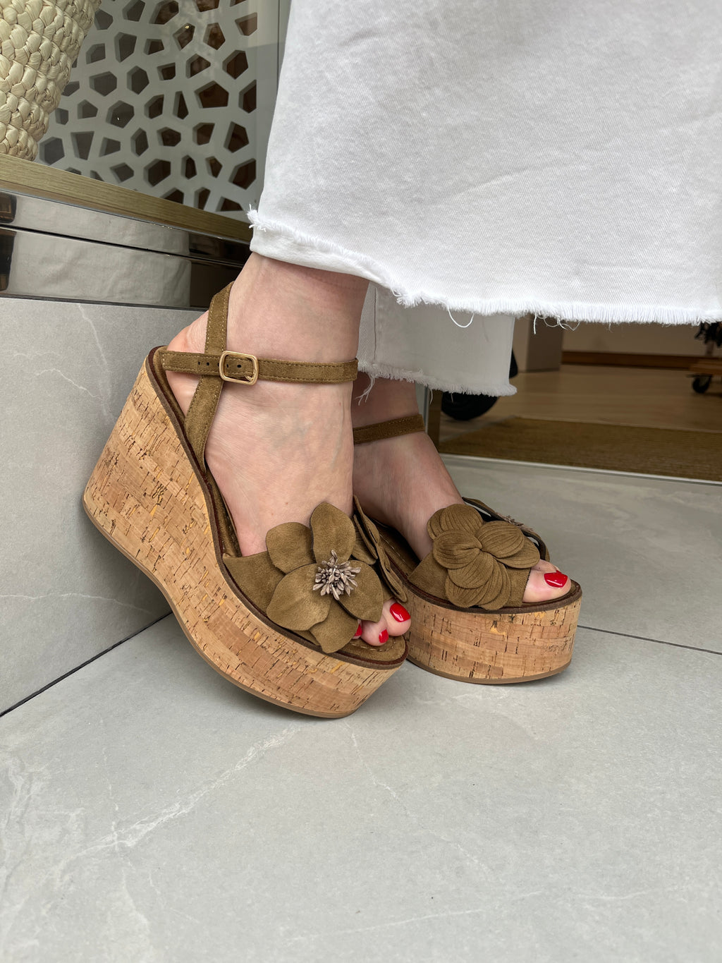 Sandalias con cuña CORINA