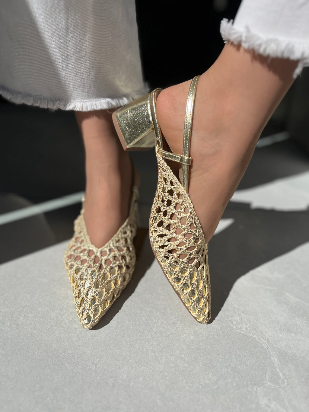 Zapato de tacón medio destalonado Corina