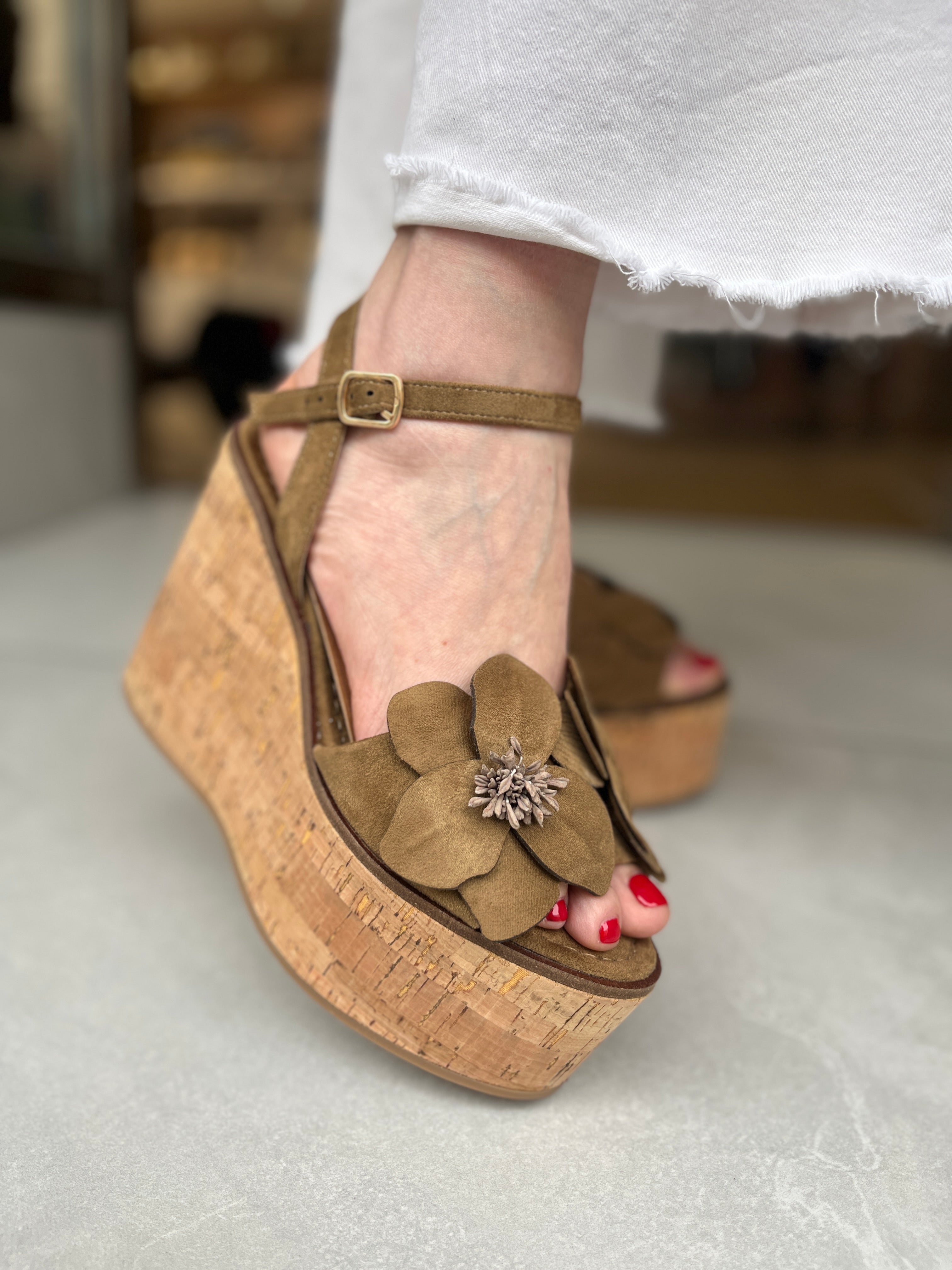 Sandalias con cuña CORINA
