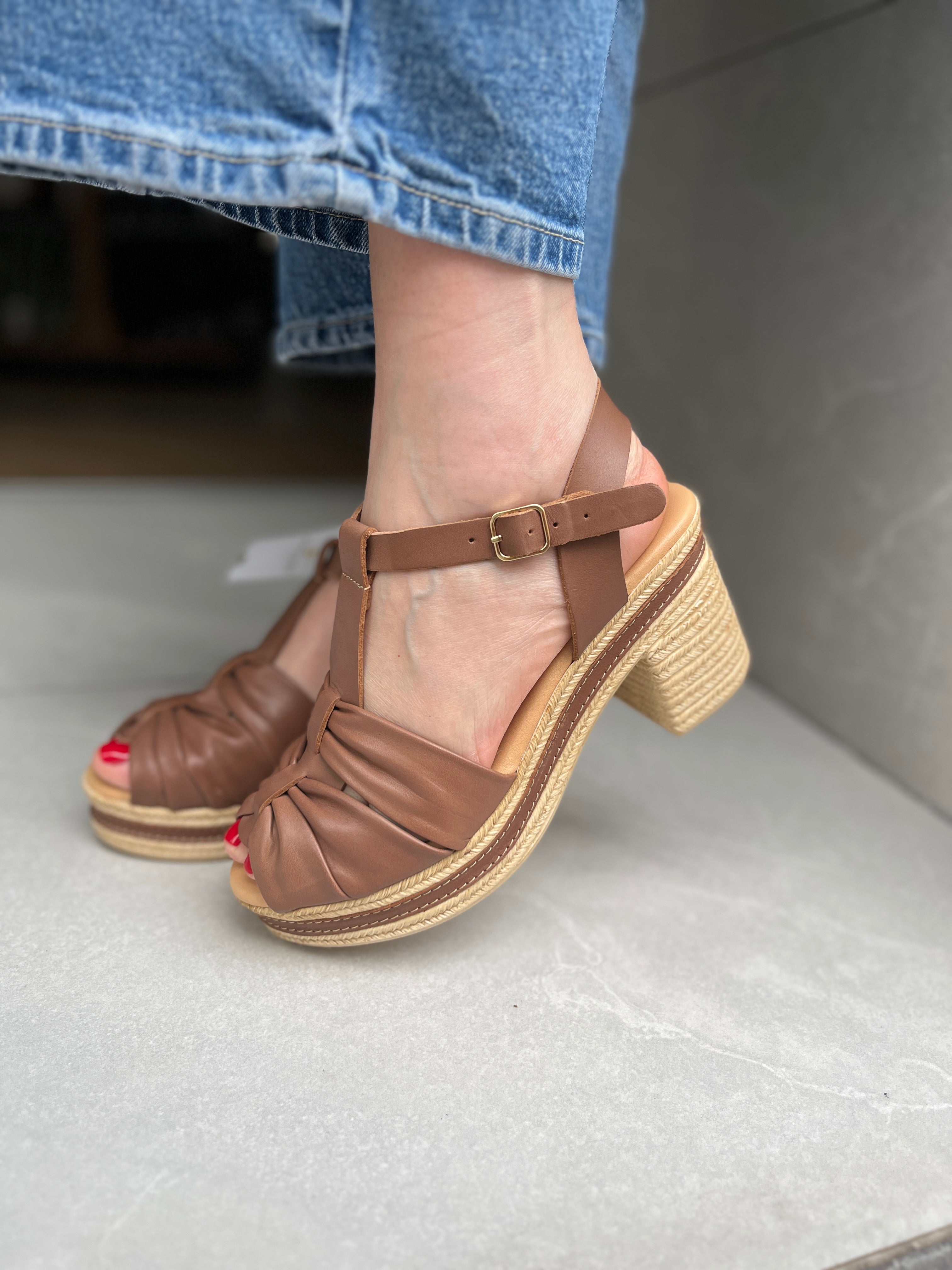 Sandalia con tacón Pitillos
