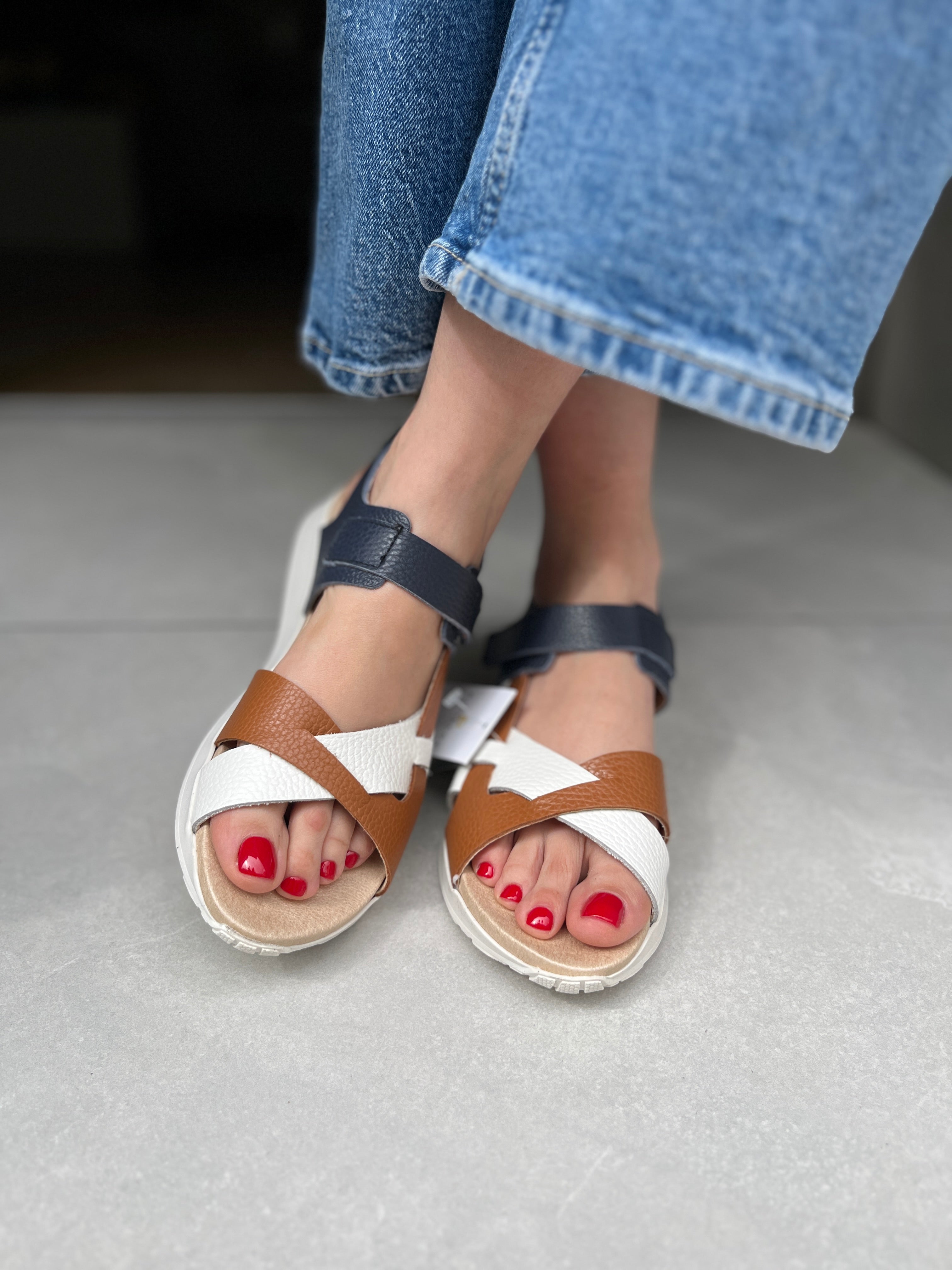Sandalia Velcro Pitillos