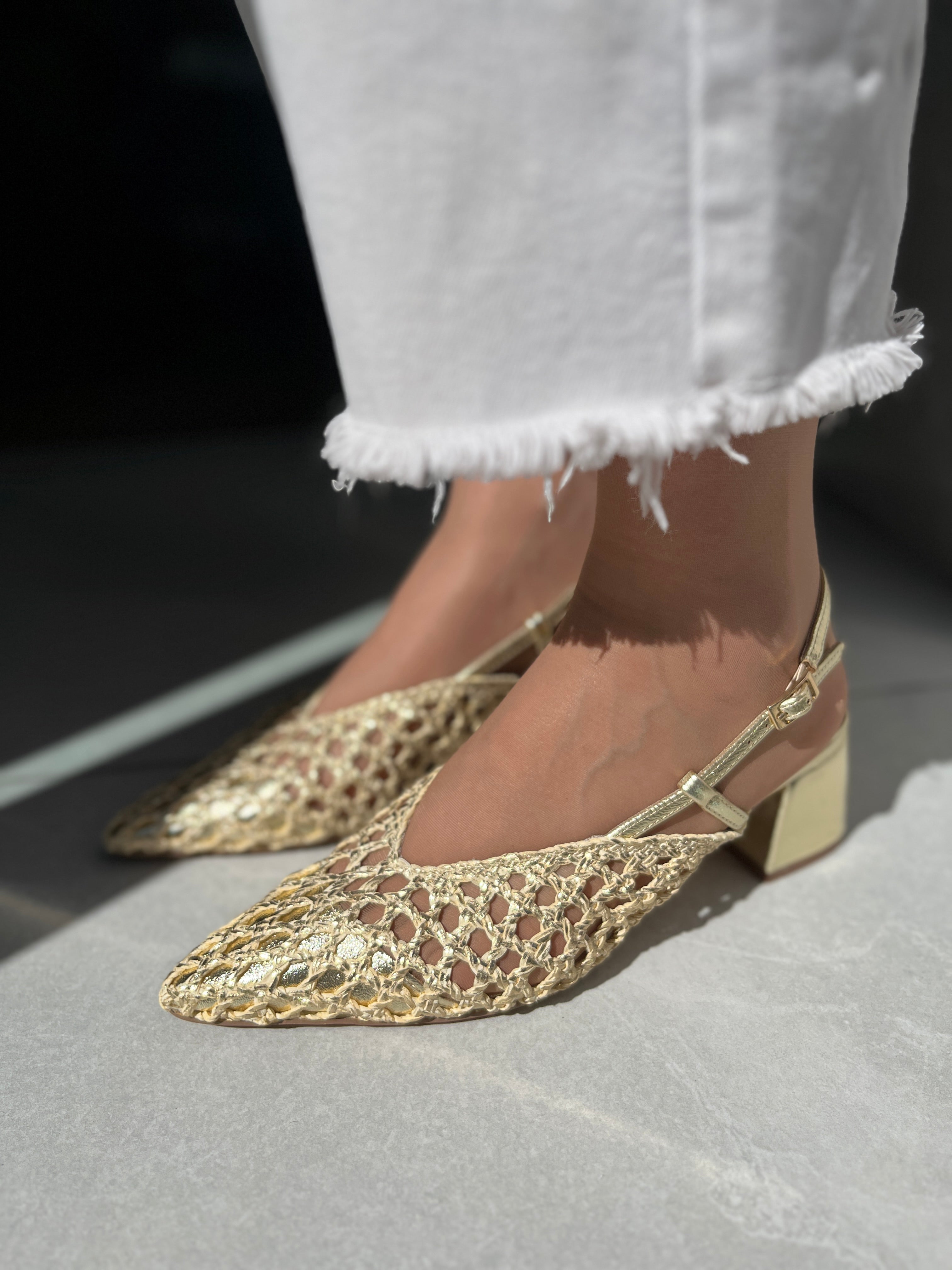 Zapato de tacón medio destalonado Corina
