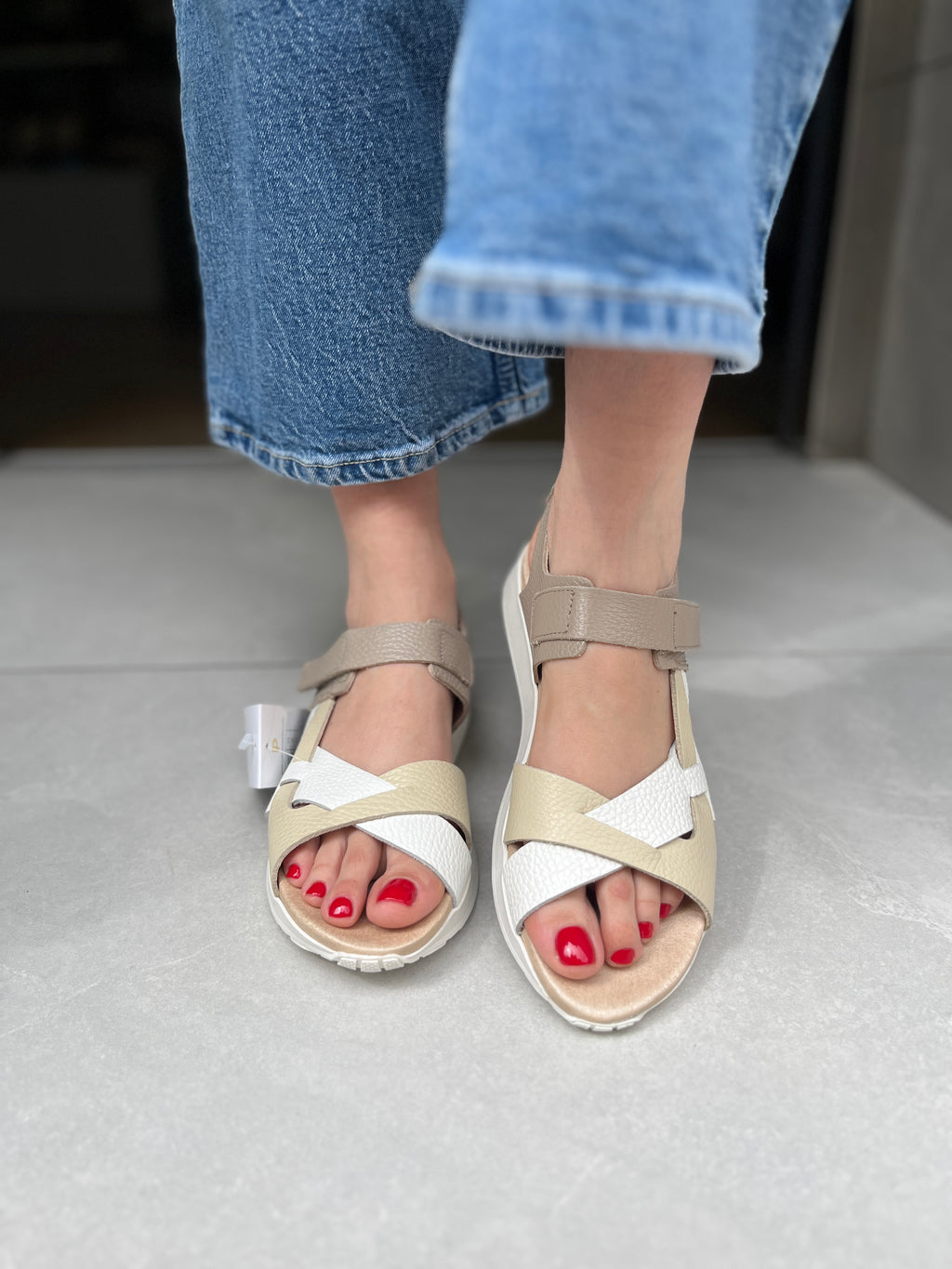 Sandalia Velcro Pitillos