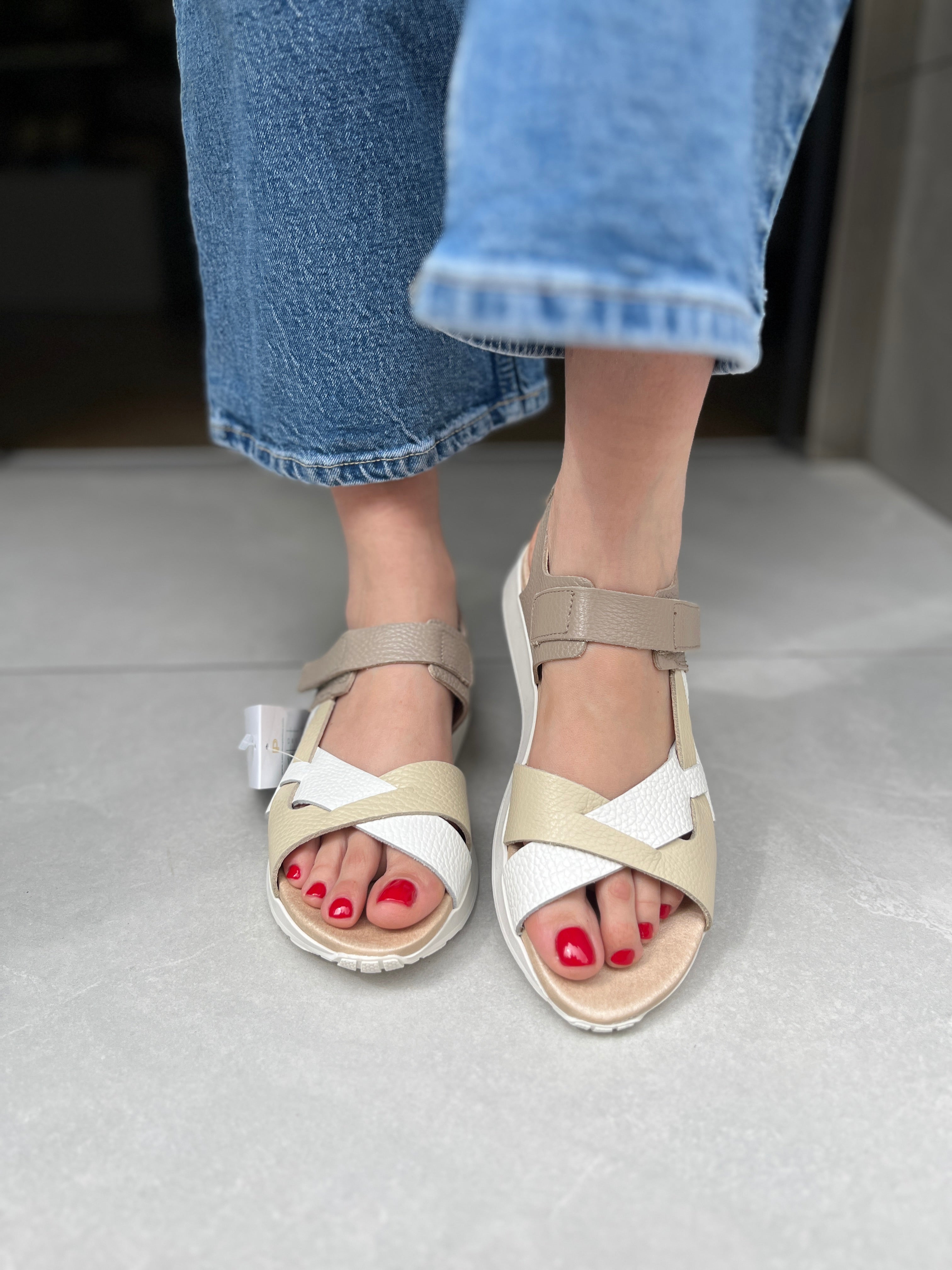 Sandalia Velcro Pitillos
