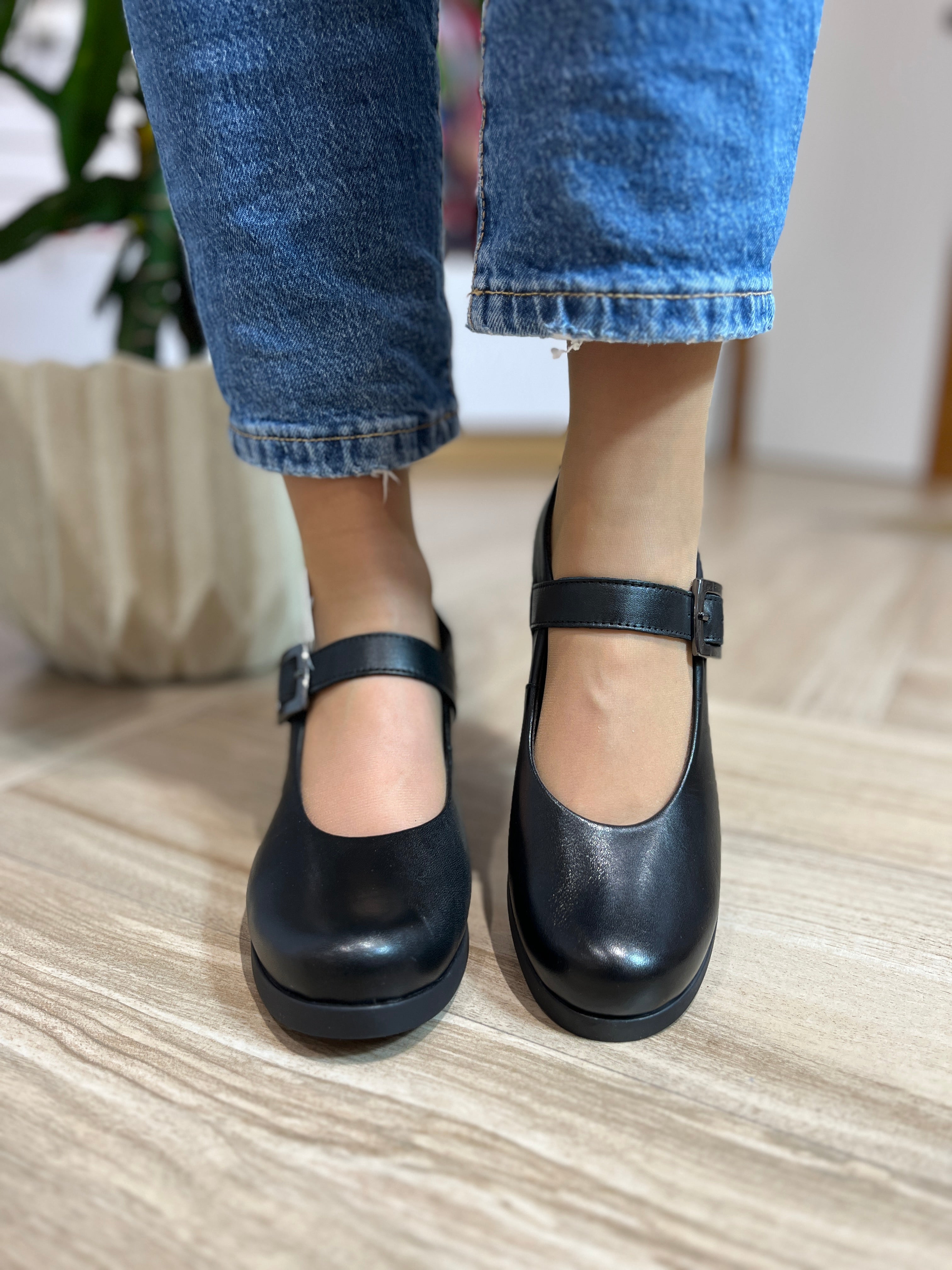 Zapato de piel con tacón Pitillos