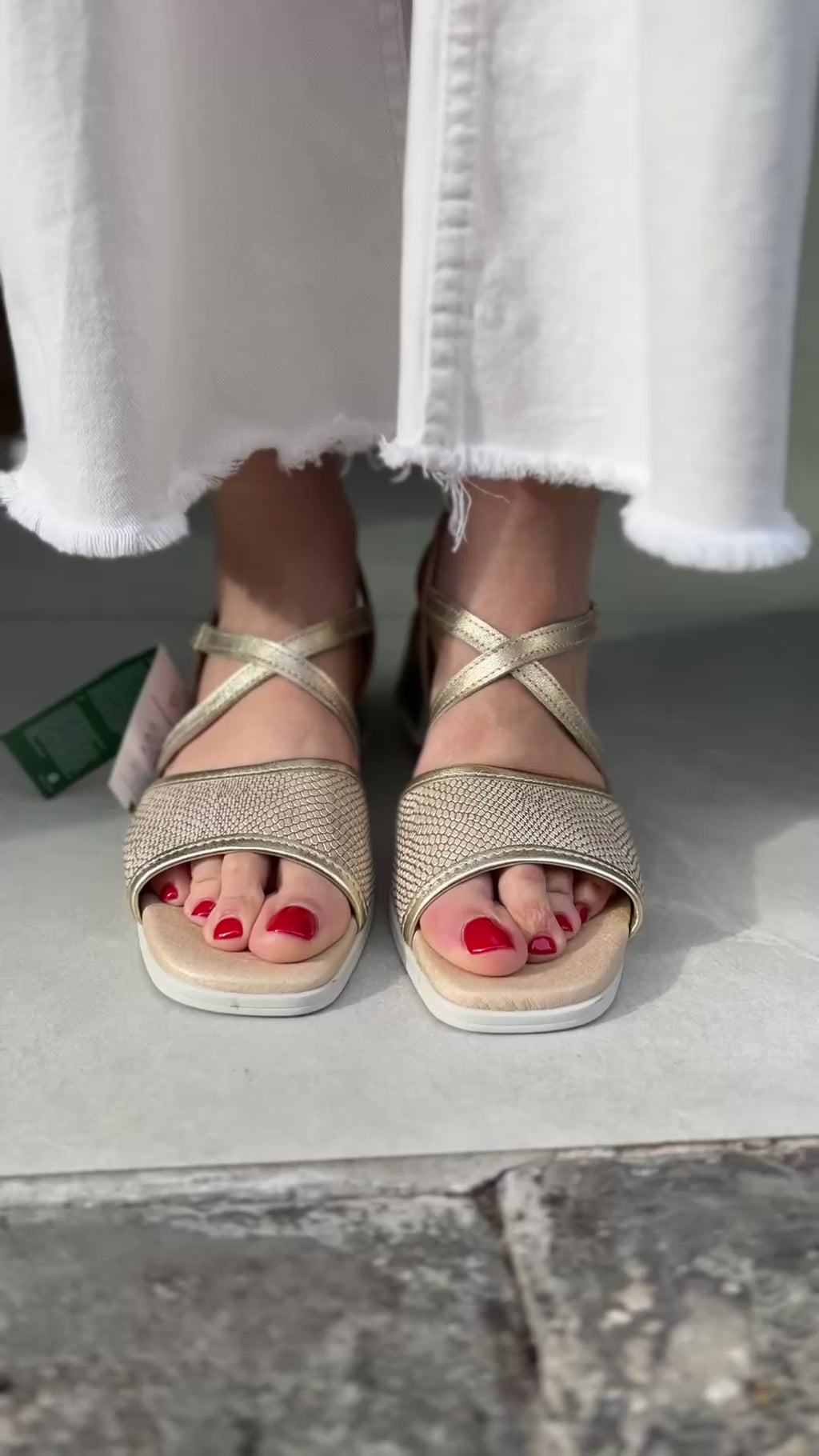 Sandalia con tacón bajo Pitillos