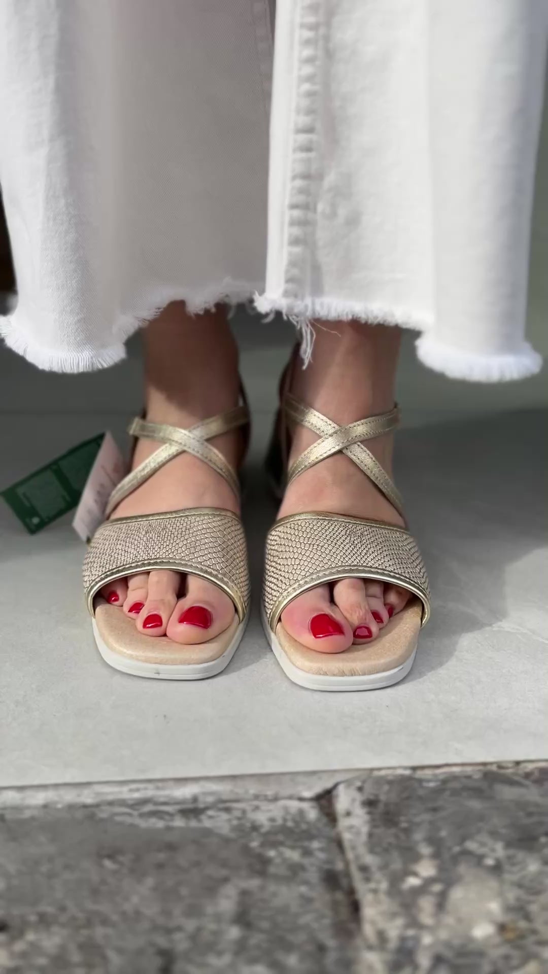 Sandalia con tacón bajo Pitillos